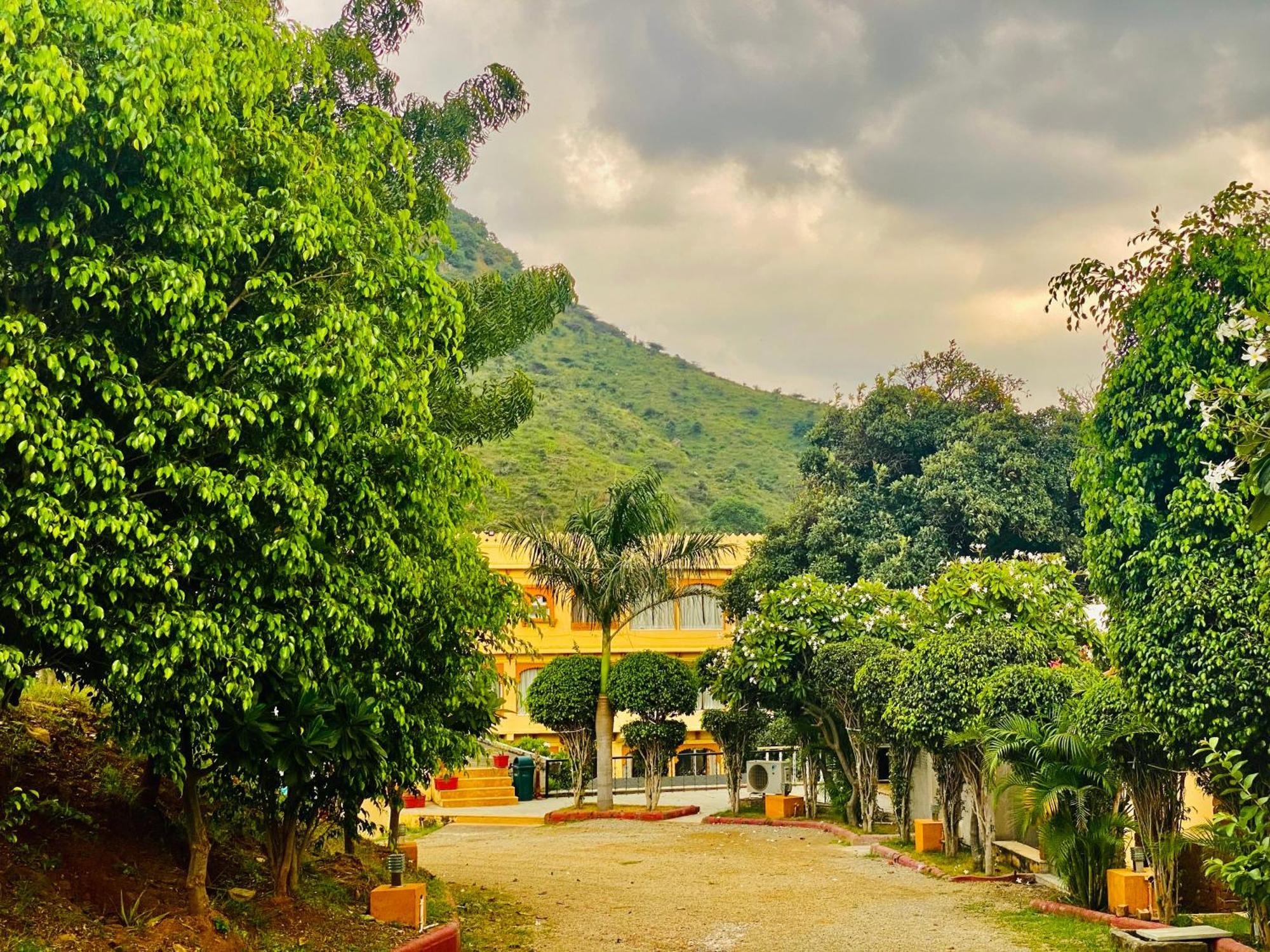 Udai Nature Valley Resort By An Hotels-A Peacefull River Retreat ウダイプル エクステリア 写真