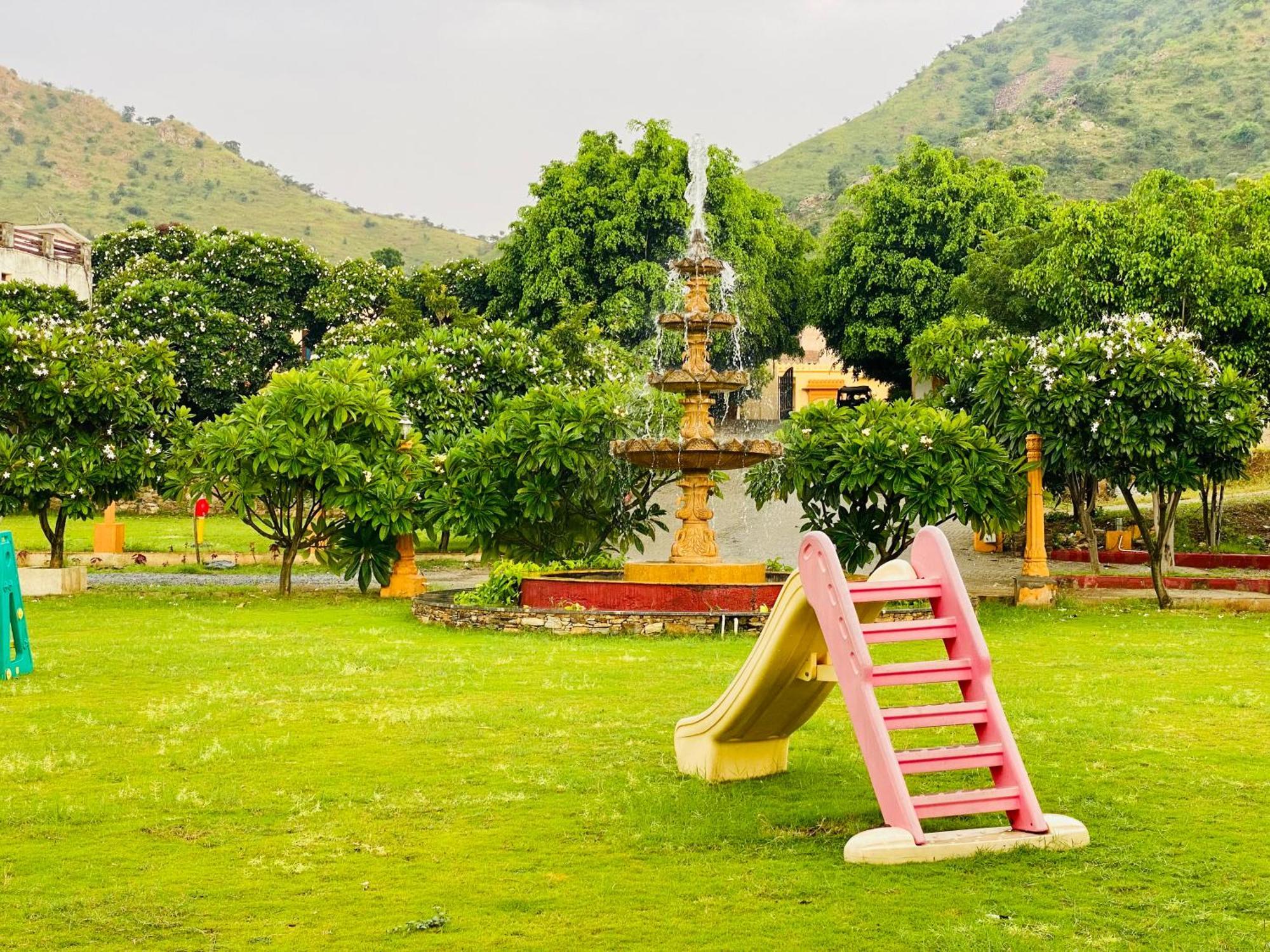 Udai Nature Valley Resort By An Hotels-A Peacefull River Retreat ウダイプル エクステリア 写真