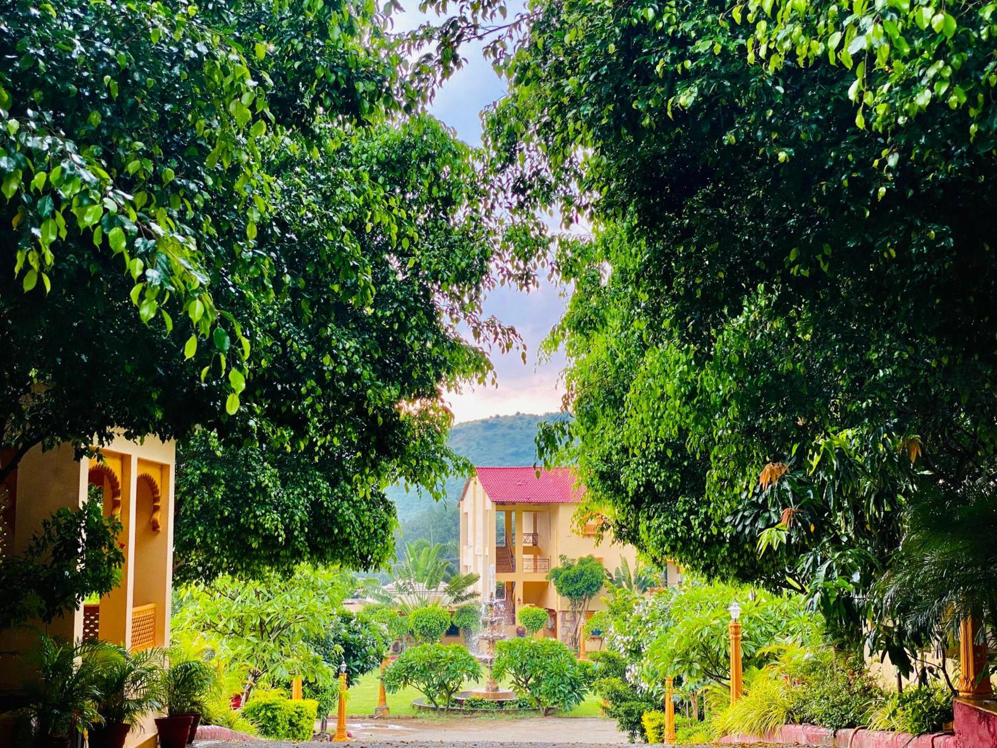 Udai Nature Valley Resort By An Hotels-A Peacefull River Retreat ウダイプル エクステリア 写真